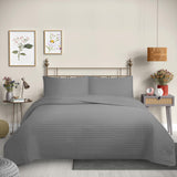 Cubrecama Quilt Reversible 1,5 Plazas Color Gris Lines Collection Martiné